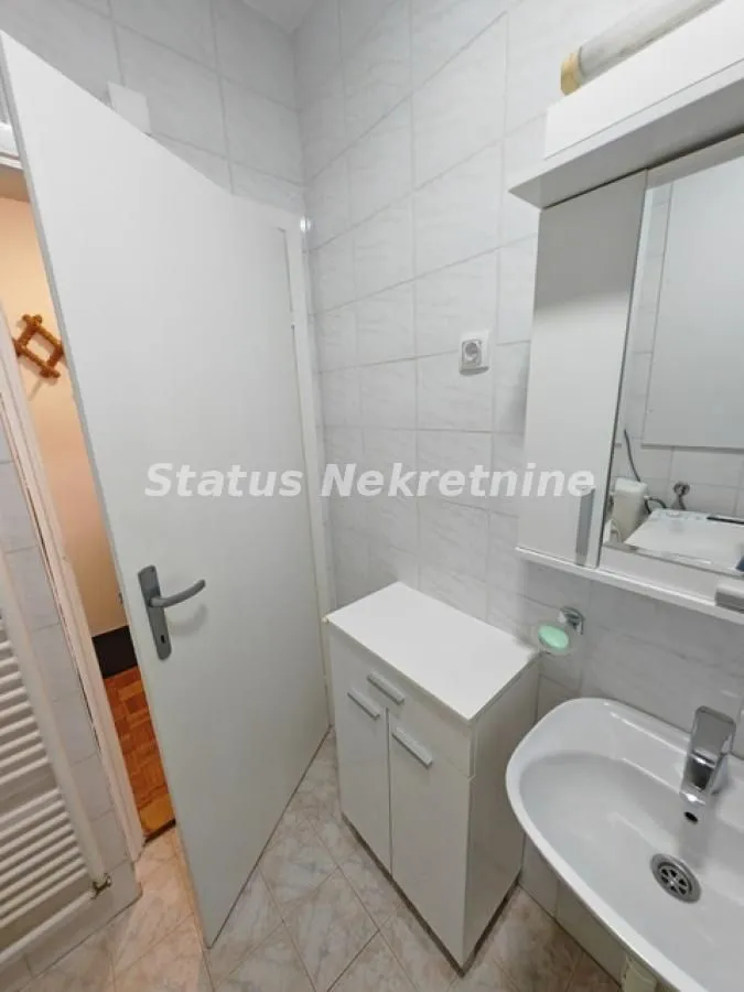 Izdavanje, garsonjera, 33m², Novo naselje, Novi Sad