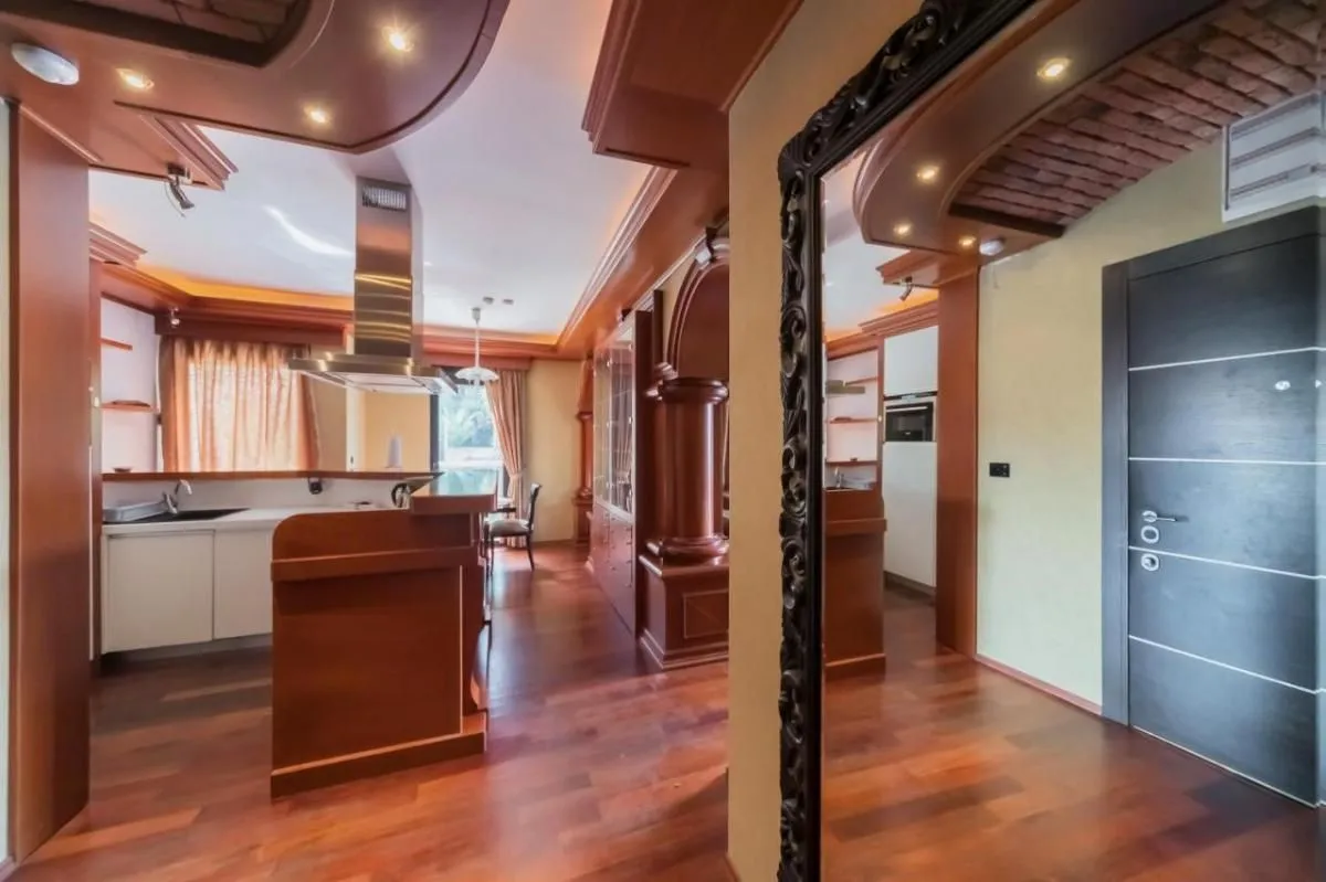 Sale, two bedroom apartment, 80m², Dobrota, Kotor
