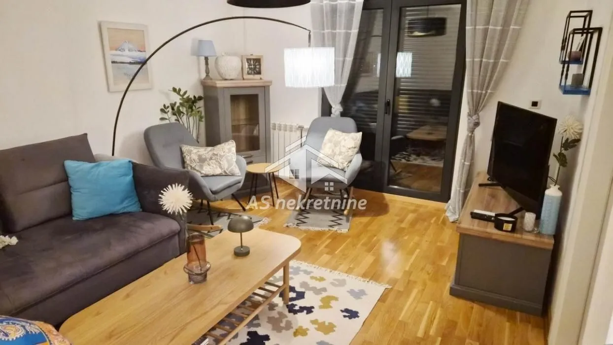 Rent, two bedroom apartment, 48m², Južni Bulevar, Vračar Sve Podlokacije