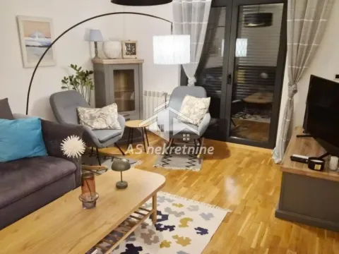 Rent, two bedroom apartment, 48m², Južni Bulevar, Vračar Sve Podlokacije - image 2