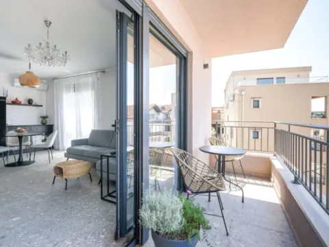 Sale, three bedroom apartment, 77m², Centar, Tivat - image 12