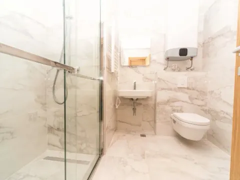 Izdavanje, dvosoban stan, 74m², City Kvart, Podgorica - image 12