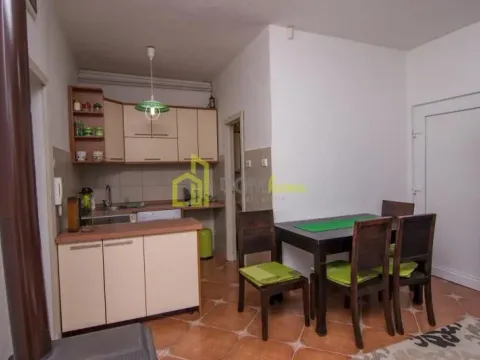 Izdavanje, kuća, 250m², Tološi, Podgorica - image 3
