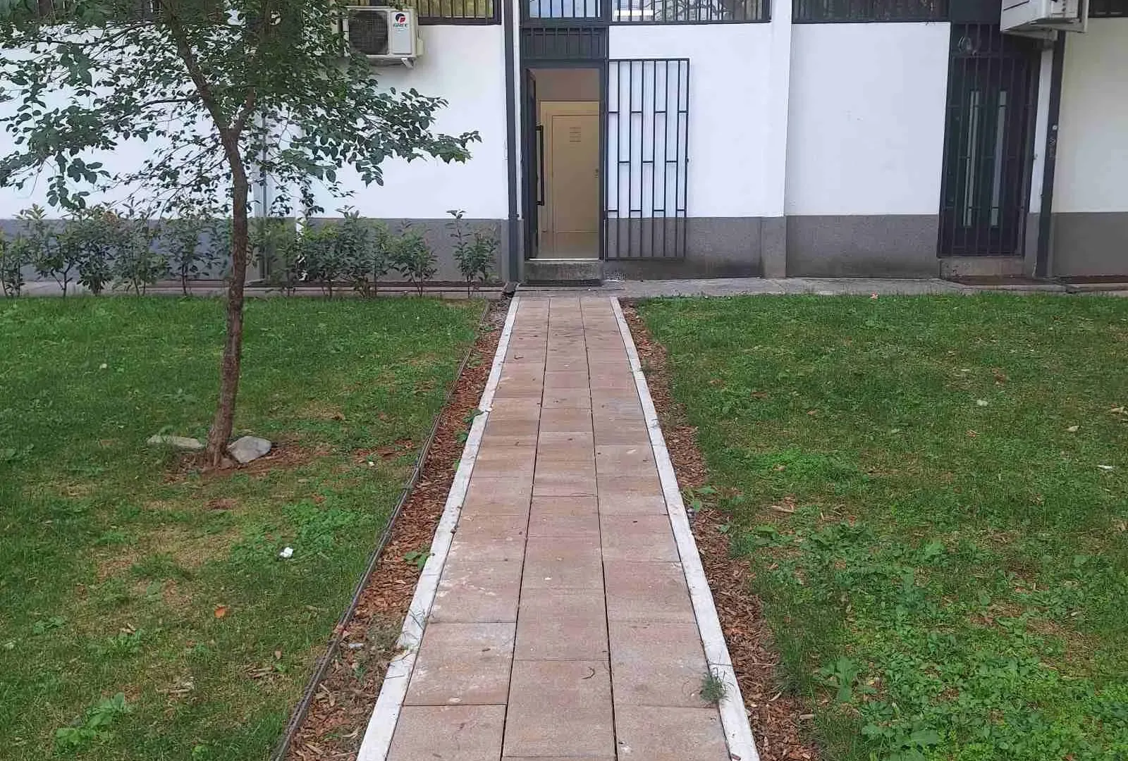 Rent, office space, 240m², Autobuska stanica, Podgorica