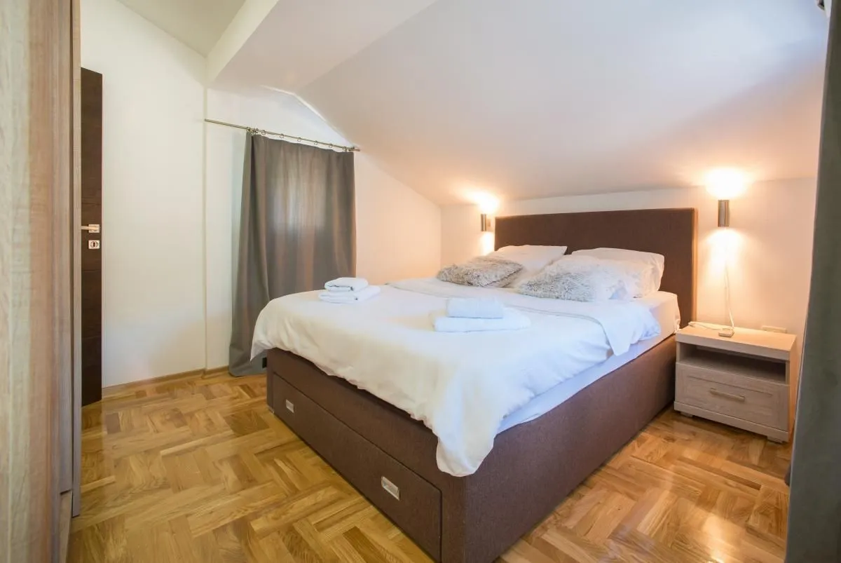 Prodaja, kuća, 300m², Kotor, Crna Gora