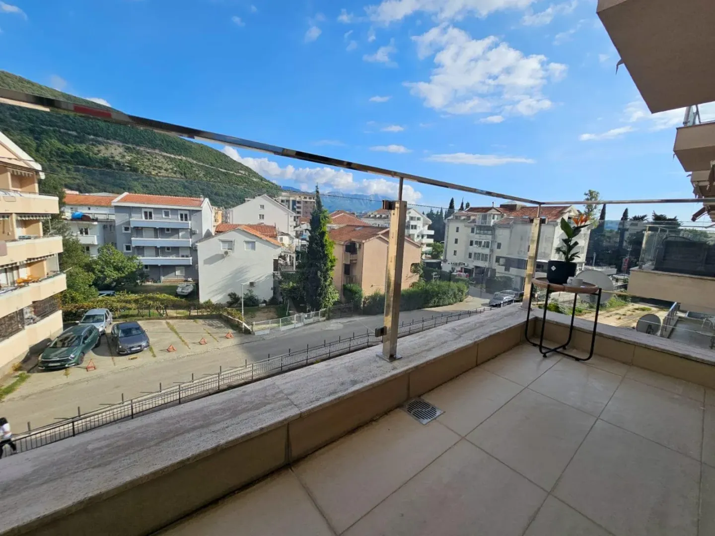 Prodaja, četvorosoban stan, 86m², Budva, Crna Gora