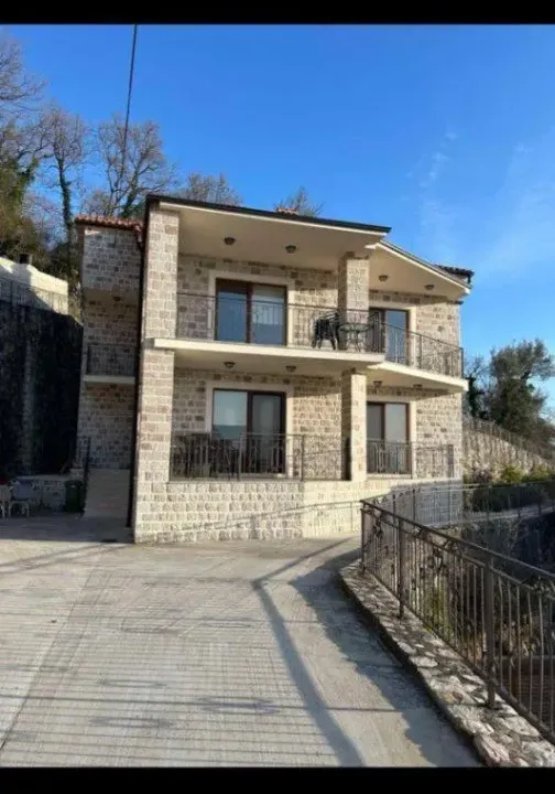 Rent, house, 140m², Nalježići, Kotor