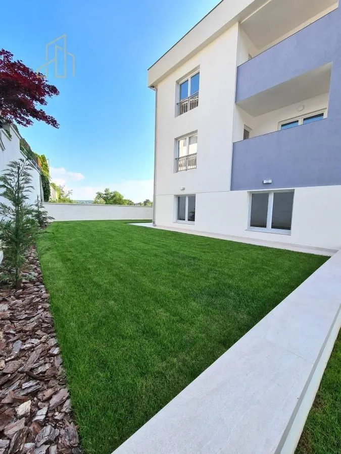 Sale, four bedroom apartment, 180m², Savski Venac, Beograd