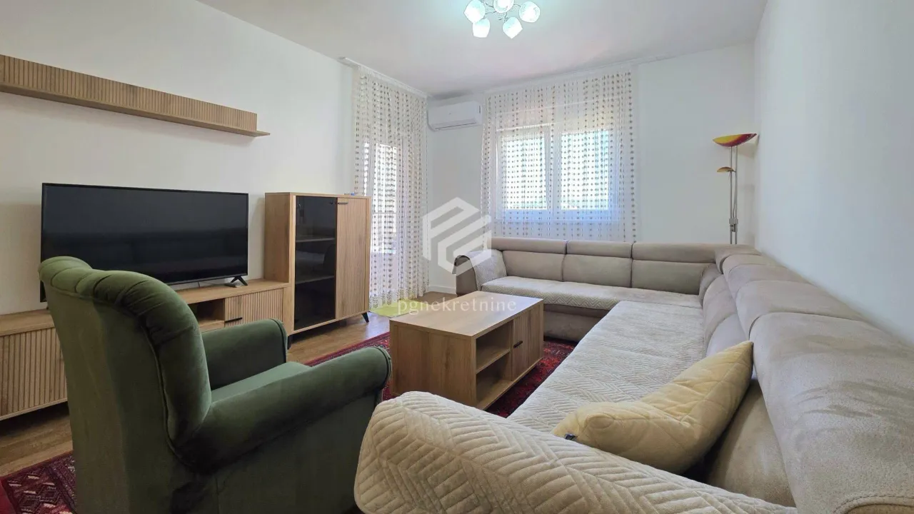 Izdavanje, dvosoban stan, 70m², Stari Aerodrom, Podgorica