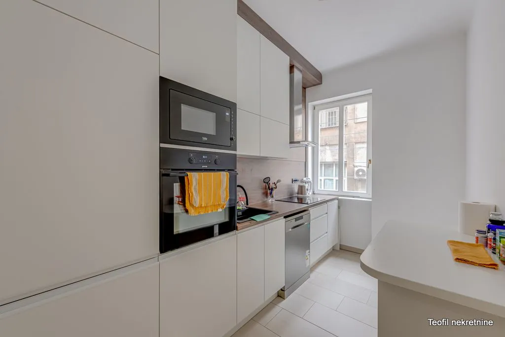 Rent, three bedroom apartment, 82m², Stari Grad, Beograd
