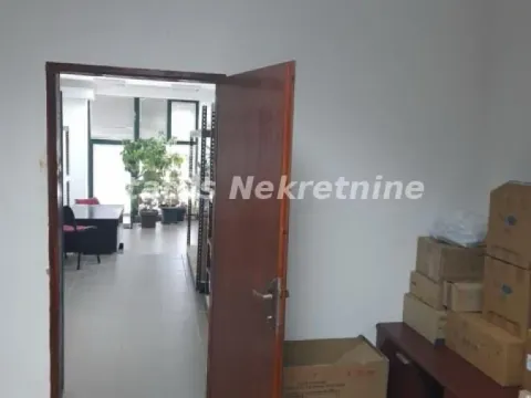 Izdavanje, poslovni prostor, 133m², Bulevar Evrope, Novi Sad Sve Podlokacije - image 4