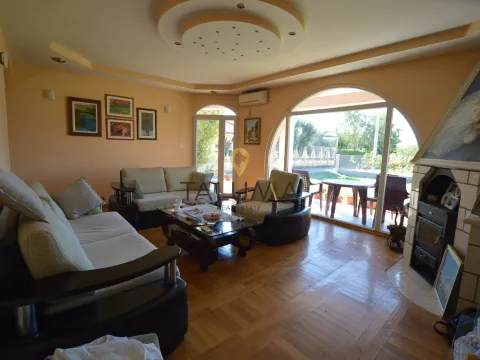 Prodaja, kuća, 180m², Donja Gorica, Podgorica - image 3