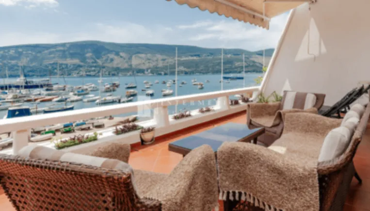 Rent, one bedroom apartment, 92m², Centar, Herceg Novi