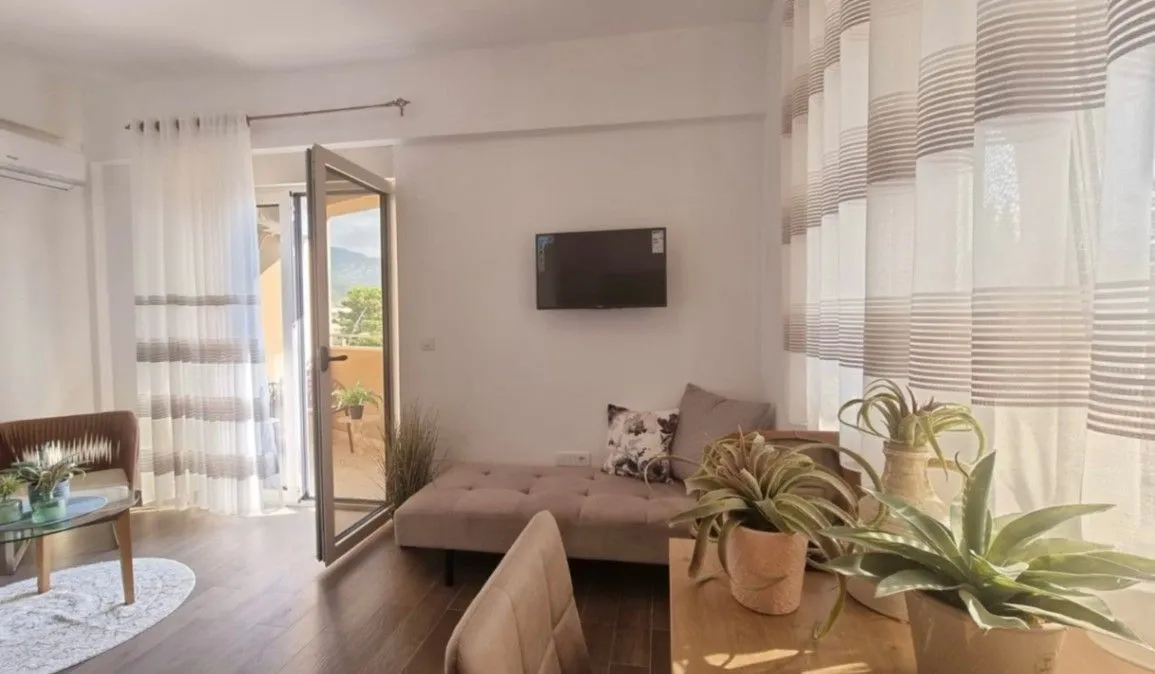 Rent, studio apartment, 27m², Bečići, Budva