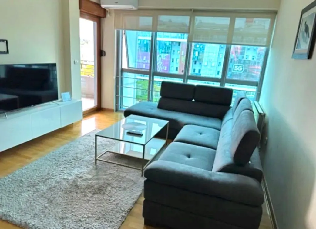 Izdavanje, dvosoban stan, 75m², Preko Morače, Podgorica