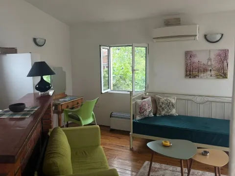 Rent, one bedroom apartment, 50m², Stari Aerodrom, Podgorica - image 1