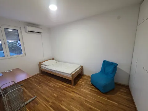Rent, two bedroom apartment, 65m², Blok 5, Podgorica - image 14