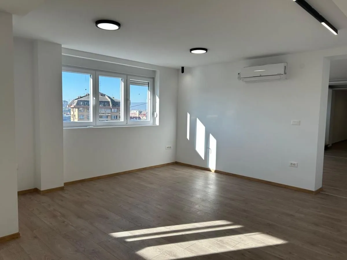 Rent, office space, 230m², Centar, Niš