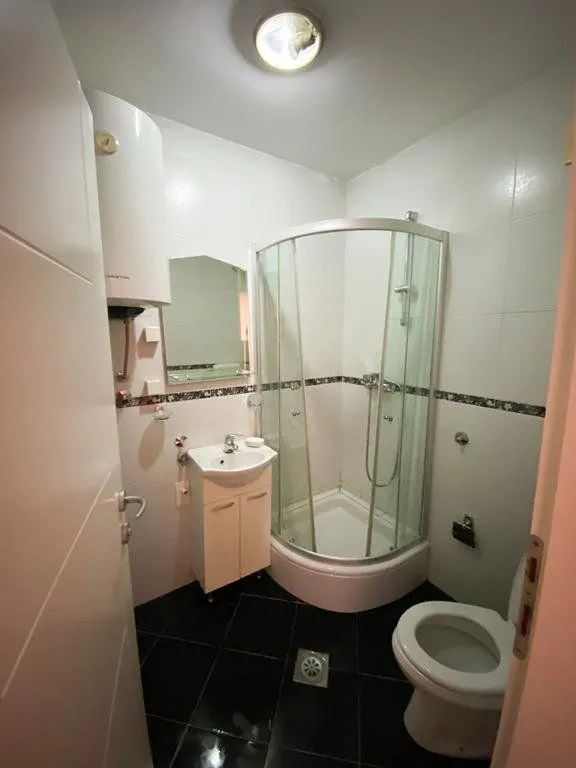 Izdavanje, jednosoban stan, 50m², Ljubović, Podgorica