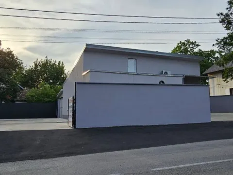 Izdavanje, poslovni prostor, 250m², Centar, Smederevo - image 1