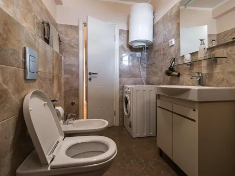 Sale, three bedroom apartment, 125m², Budva, Crna Gora - image 15