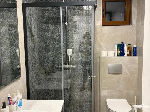 Izdavanje, dvosoban stan, 80m², Tivat, Crna Gora - image 6