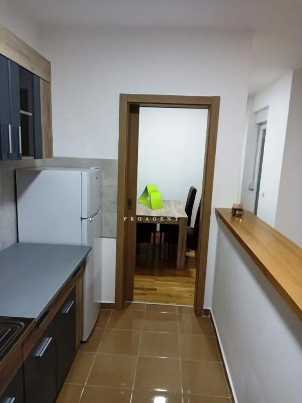 Izdavanje, dvosoban stan, 67m², Medijana, Niš