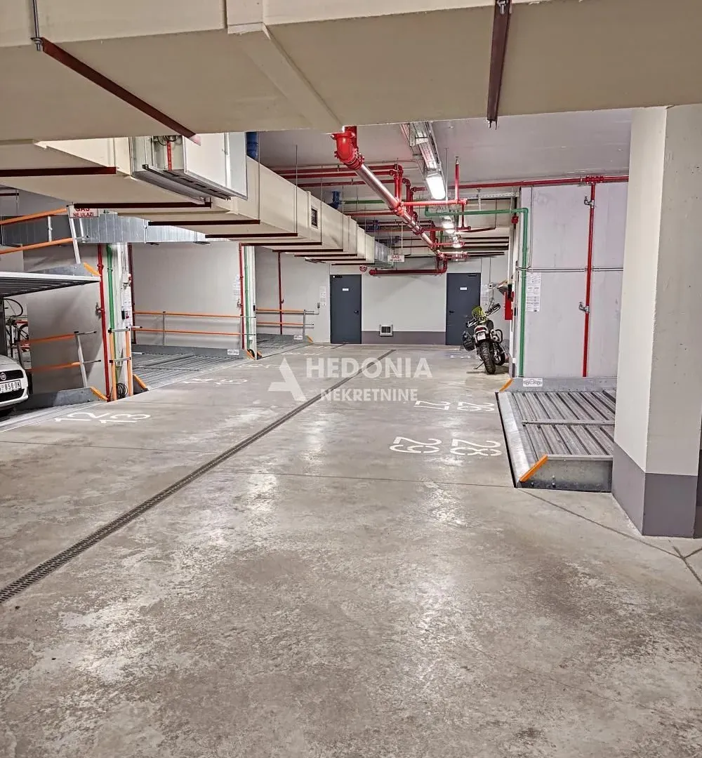Rent, office space, 131m², Zemun Sve Podlokacije, Beograd