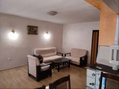 Izdavanje, dvosoban stan, 60m², Stari Aerodrom, Podgorica - image 3