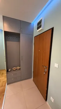 Rent, one bedroom apartment, 44m², Budva, Crna Gora - image 10