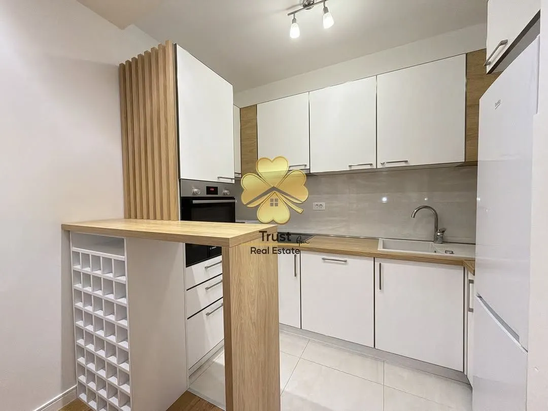Izdavanje, dvosoban stan, 75m², Central Point, Podgorica