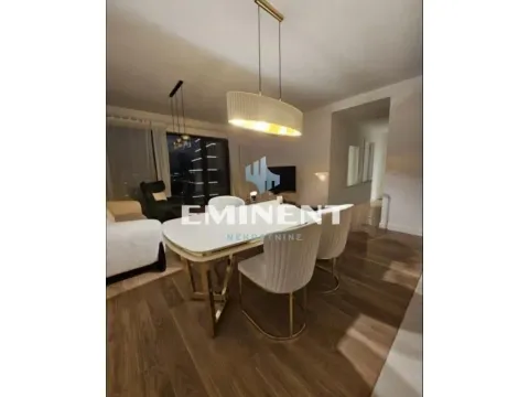 Izdavanje, trosoban stan, 80m², Savski Venac, Beograd - image 2