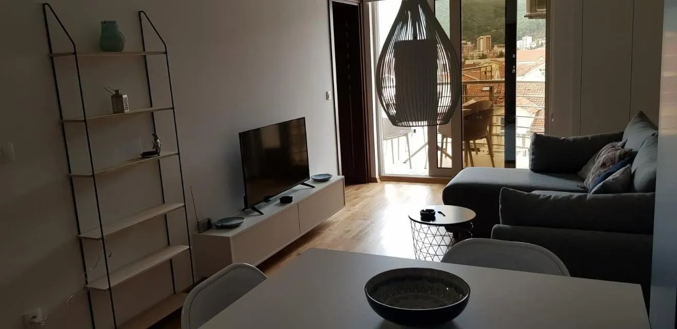 Rent, one bedroom apartment, 40m², Slovenska Plaža, Budva