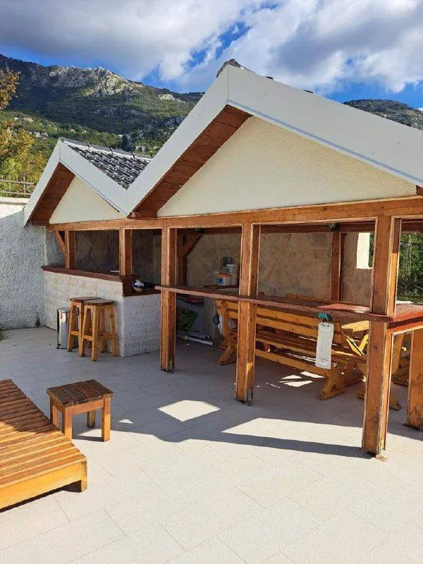 Prodaja, kuća, 450m², Markovići, Budva