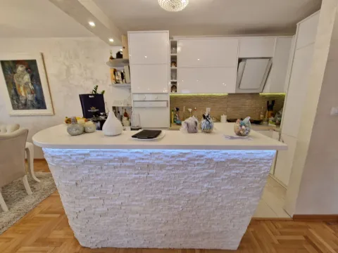 Sale, two bedroom apartment, 90m², Budva, Crna Gora - image 13