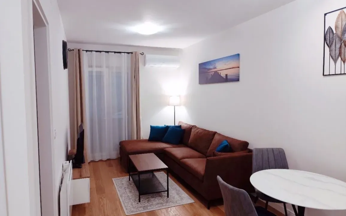 Prodaja, jednosoban stan, 40m², Central Point, Podgorica