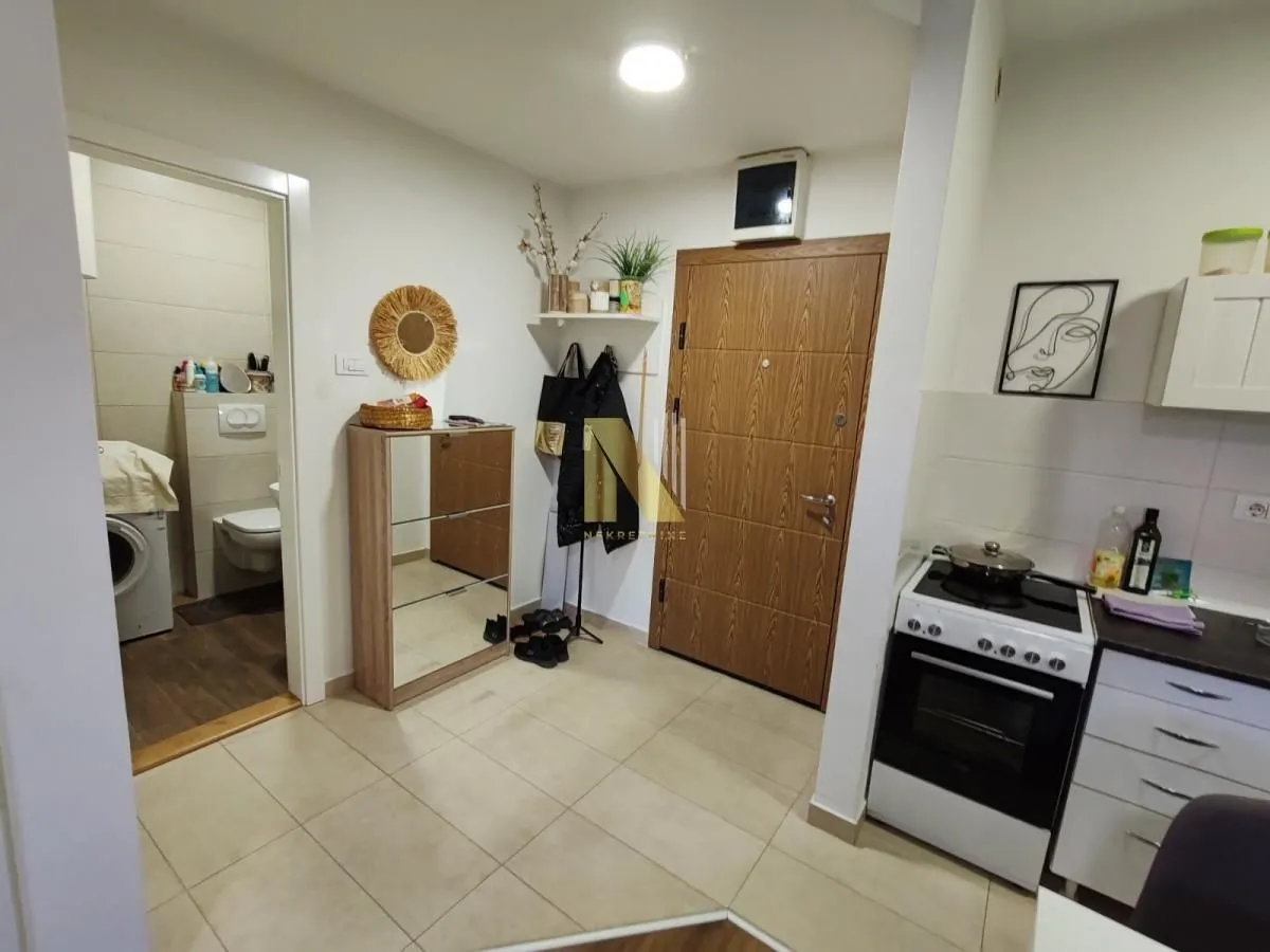 Izdavanje, jednosoban stan, 32m², Stari Majur, Petrovaradin