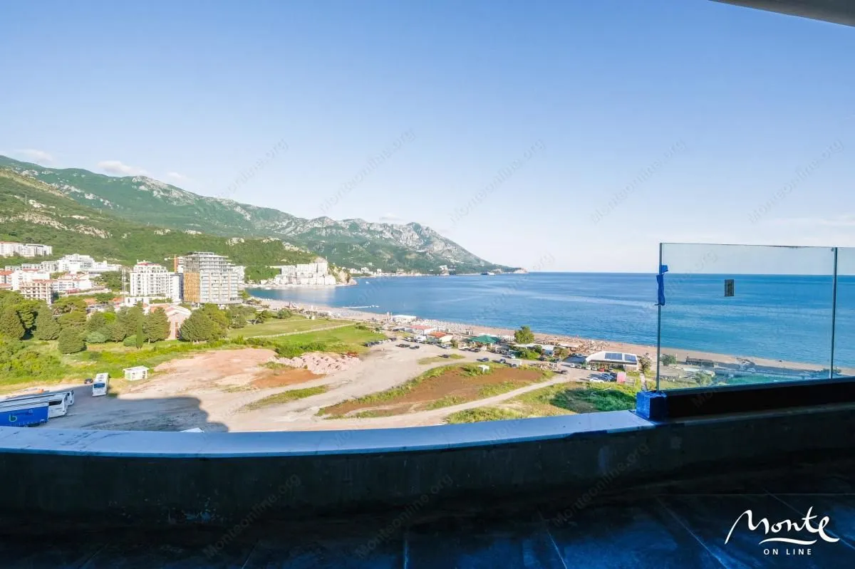 Sale, three bedroom apartment, 190m², Bečići, Budva