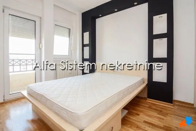 Rent, four bedroom apartment, 140m², Đeram Pijaca, Beograd