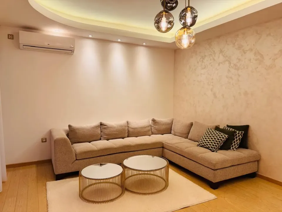 Izdavanje, dvosoban stan, 72m², City Kvart, Podgorica