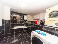 Izdavanje, kuća, 280m², Gorica C, Podgorica - image 14