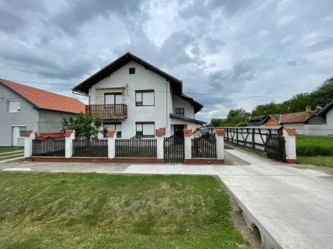 Sale, house, 250m², Žitište, Zrenjanin - image 1