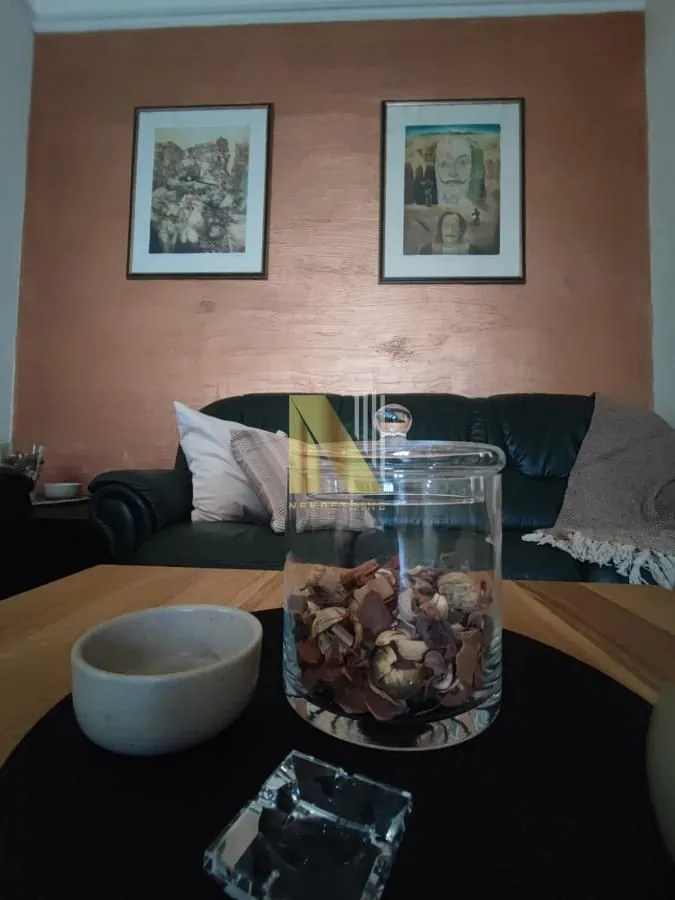 Izdavanje, trosoban stan, 55m², Centar, Novi Sad