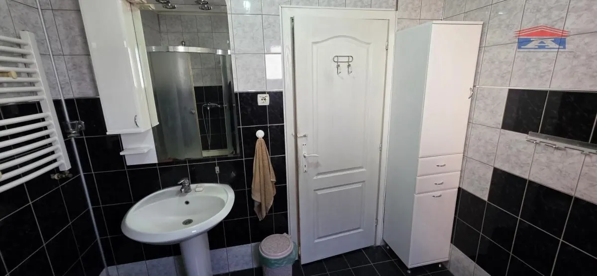 Prodaja, kuća, 312m², Novi Sad, Srbija