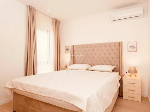 Izdavanje, jednosoban stan, 39m², Centar, Tivat - image 6