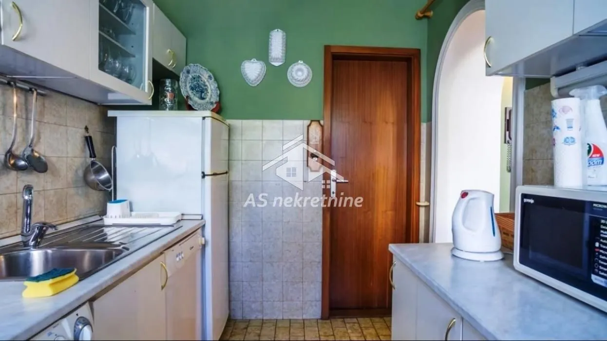 Rent, two bedroom apartment, 100m², Čukarica, Beograd