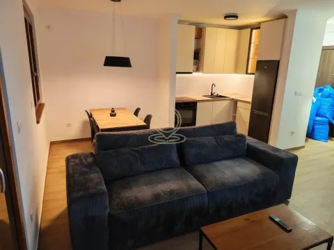 Izdavanje, trosoban stan, 80m², Savski Venac, Beograd - image 3