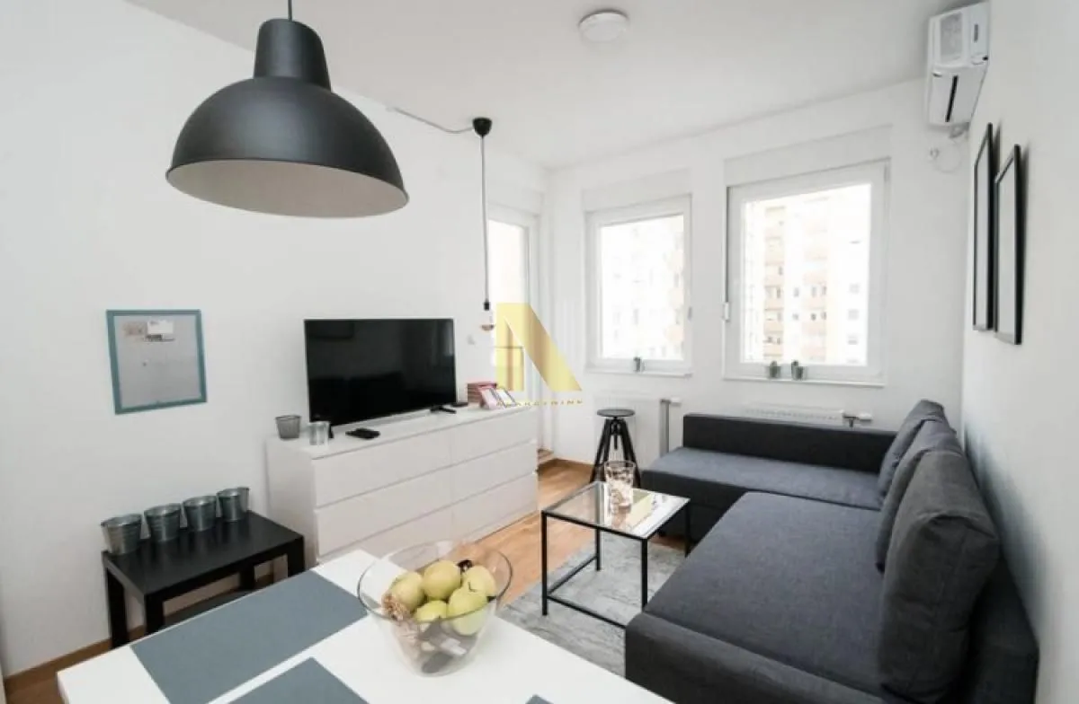 Izdavanje, jednosoban stan, 33m², Socijalno, Novi Sad Sve Podlokacije