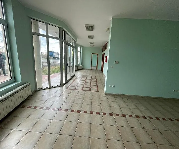 Rent, office space, 2600m², Stara Pazova, Srbija