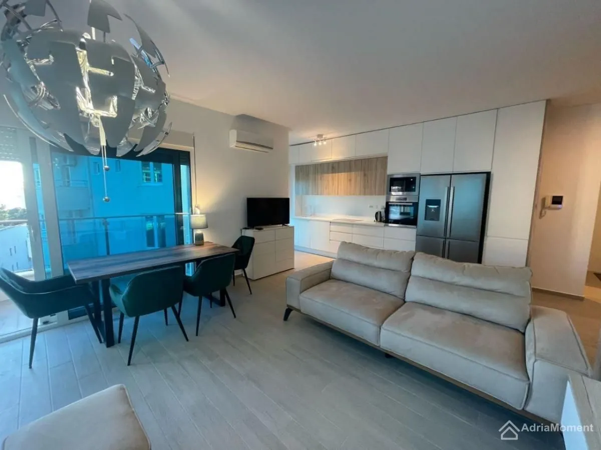 Sale, two bedroom apartment, 89m², Bečići, Budva